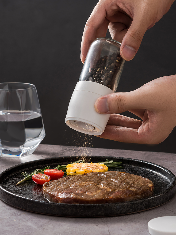 Ręczny młynek do pieprzu, bute – Kitchen Gadgets In Japan recenzja i cena
